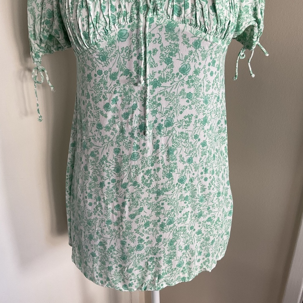 Sky to Moon Green Floral Backless Short Sleeve Mini Dress Size M Summer Festival - Picture 3 of 7
